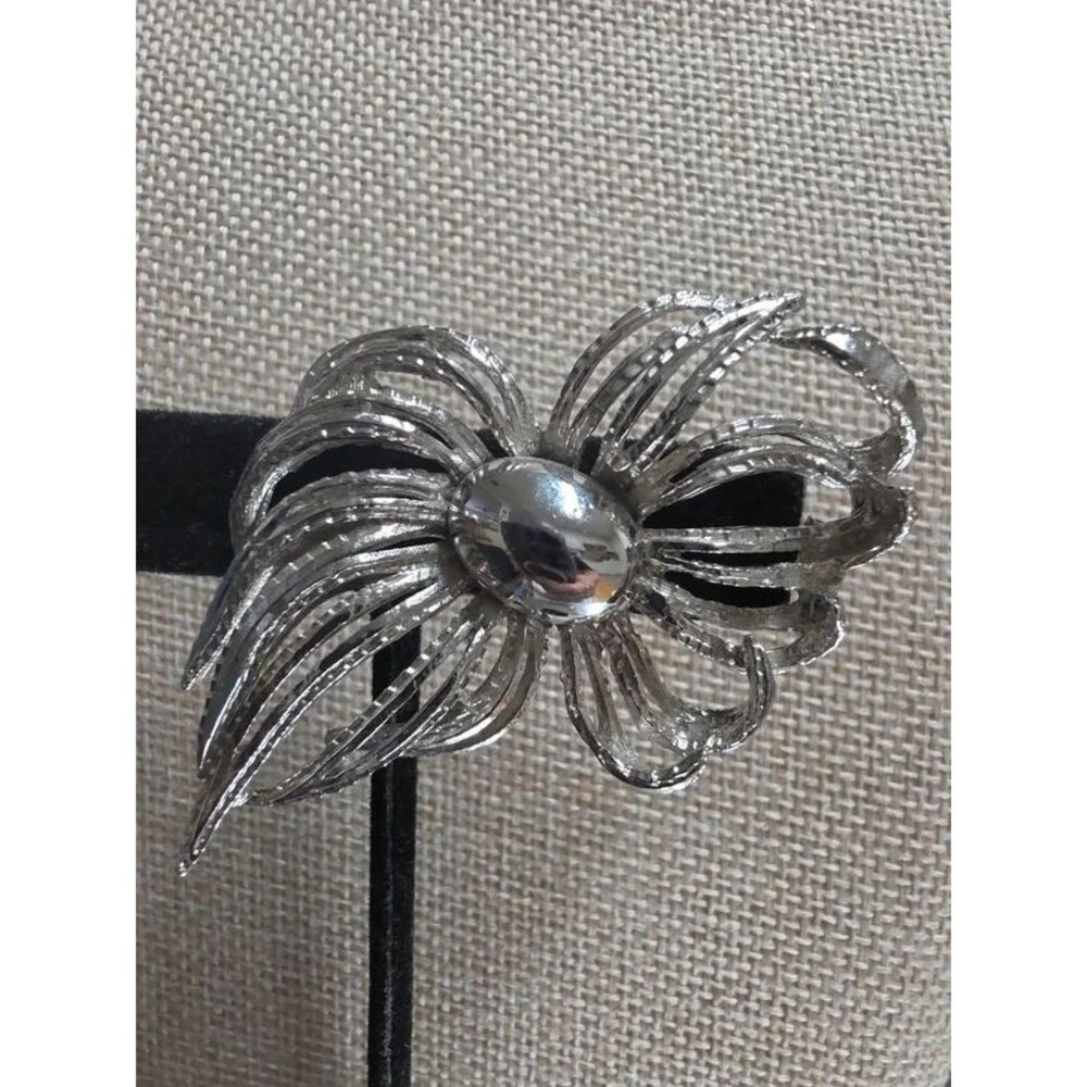 Vintage Roger(TM) Silver-tone Spray Brooch